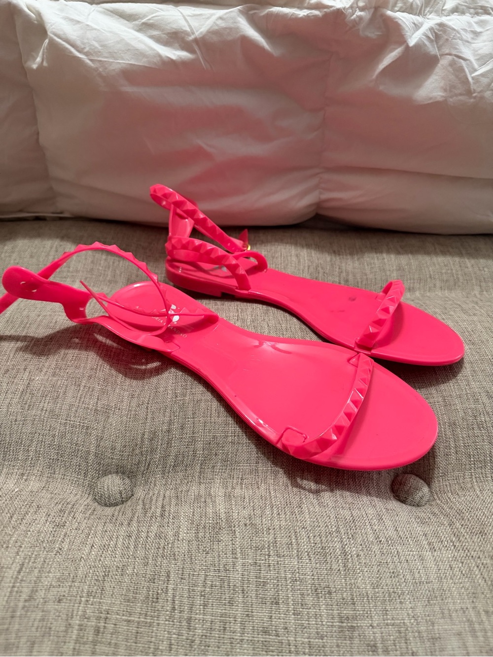 Women's Hot Pink Stud-Trim Slingback Sandals